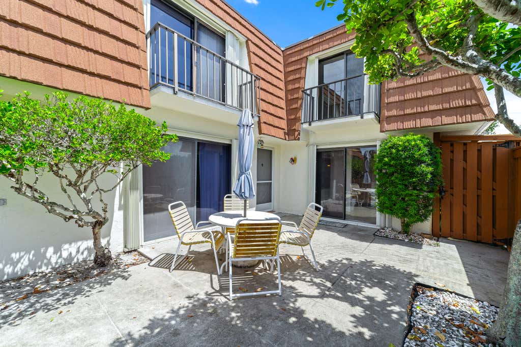 Photo of 3900 County Line Road #5d, Tequesta, FL 33469 (MLS # R11017526)