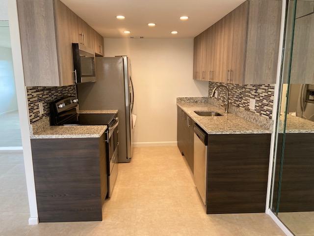 CENTURY VILLAGE CONDO - Residential Lease