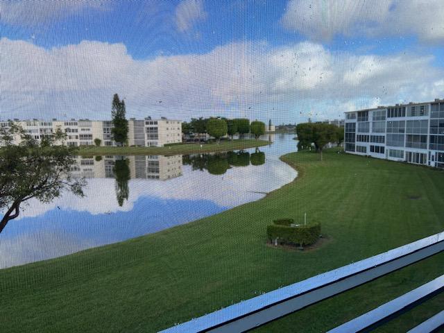 CENTURY VILLAGE CONDO - Residential Lease