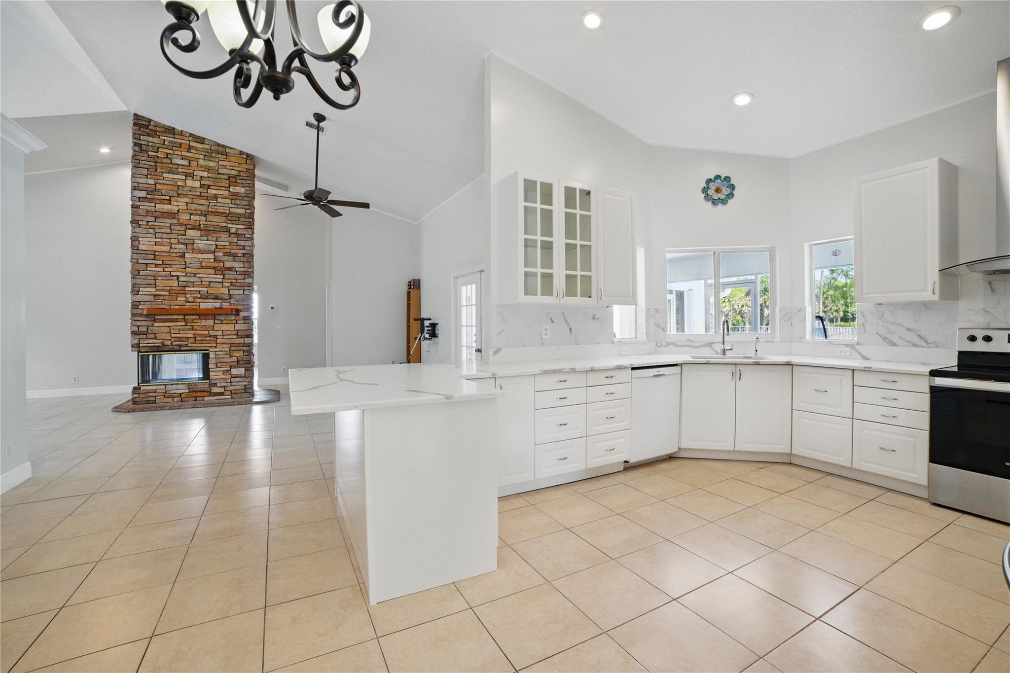 13105 Raymond Dr