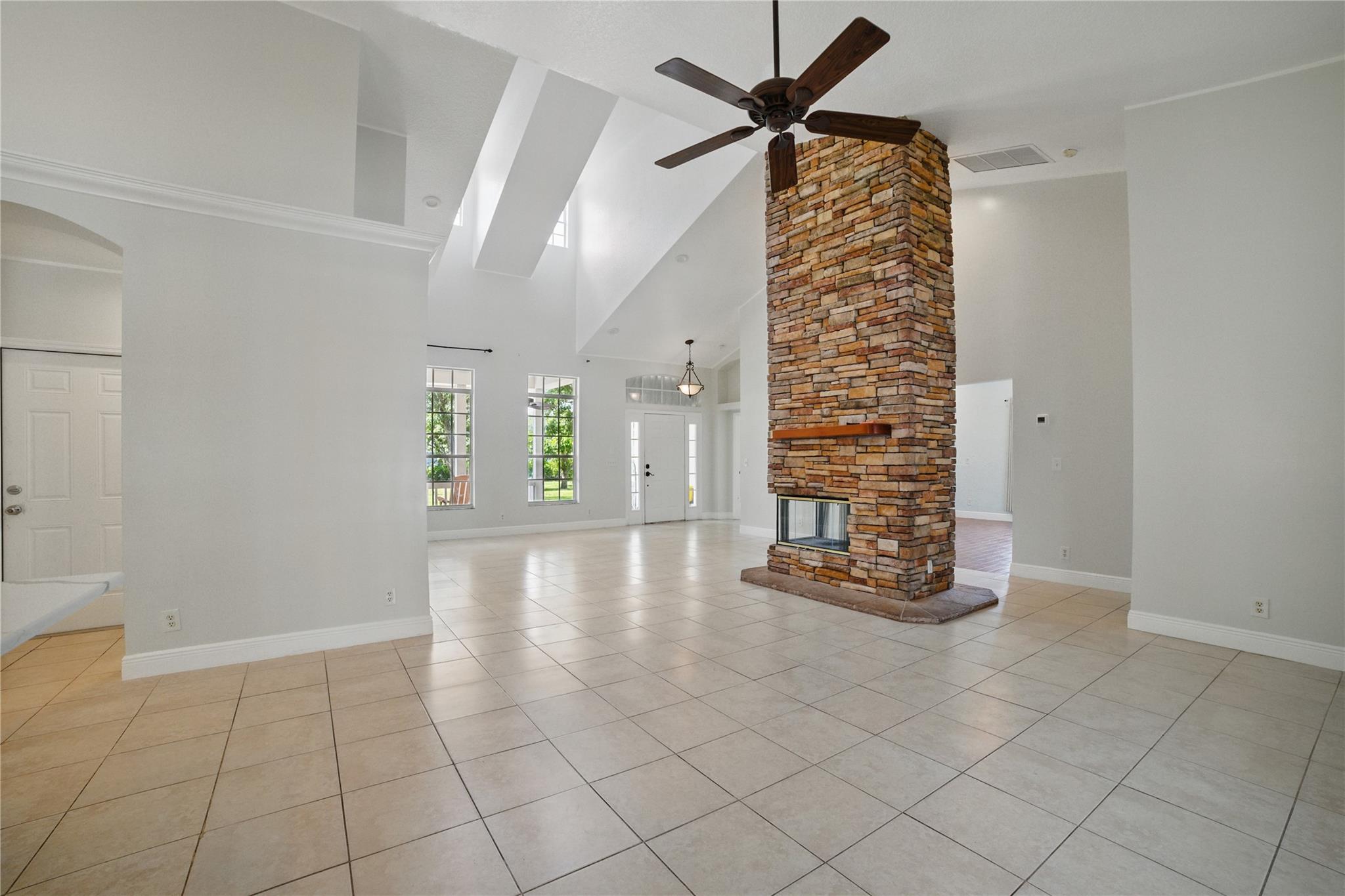 13105 Raymond Dr