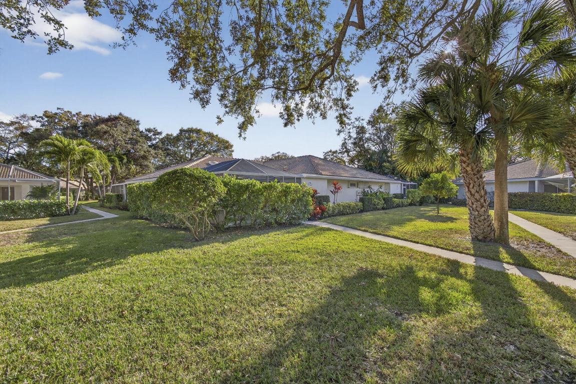 7502 Geminata Oak Court