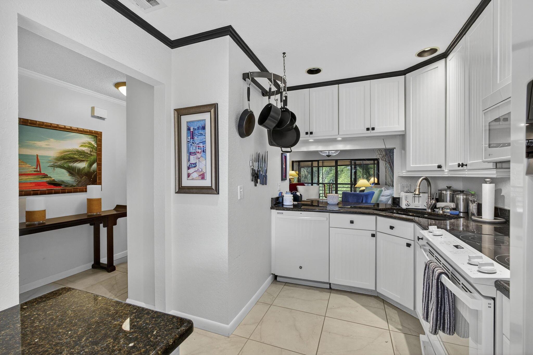 SOUTHWIND TOWER CONDO - Residential