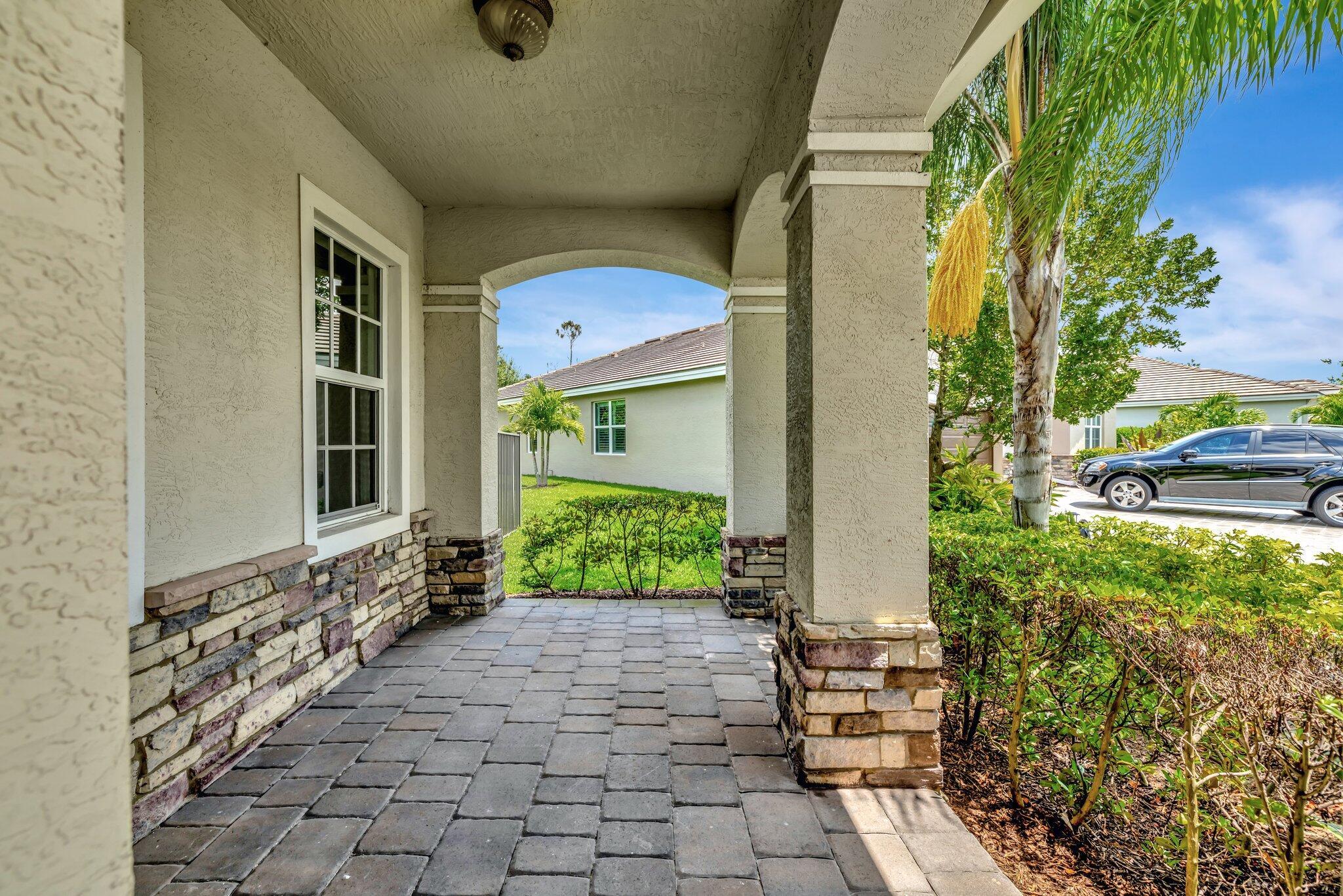2521 SW Berry Park Circle