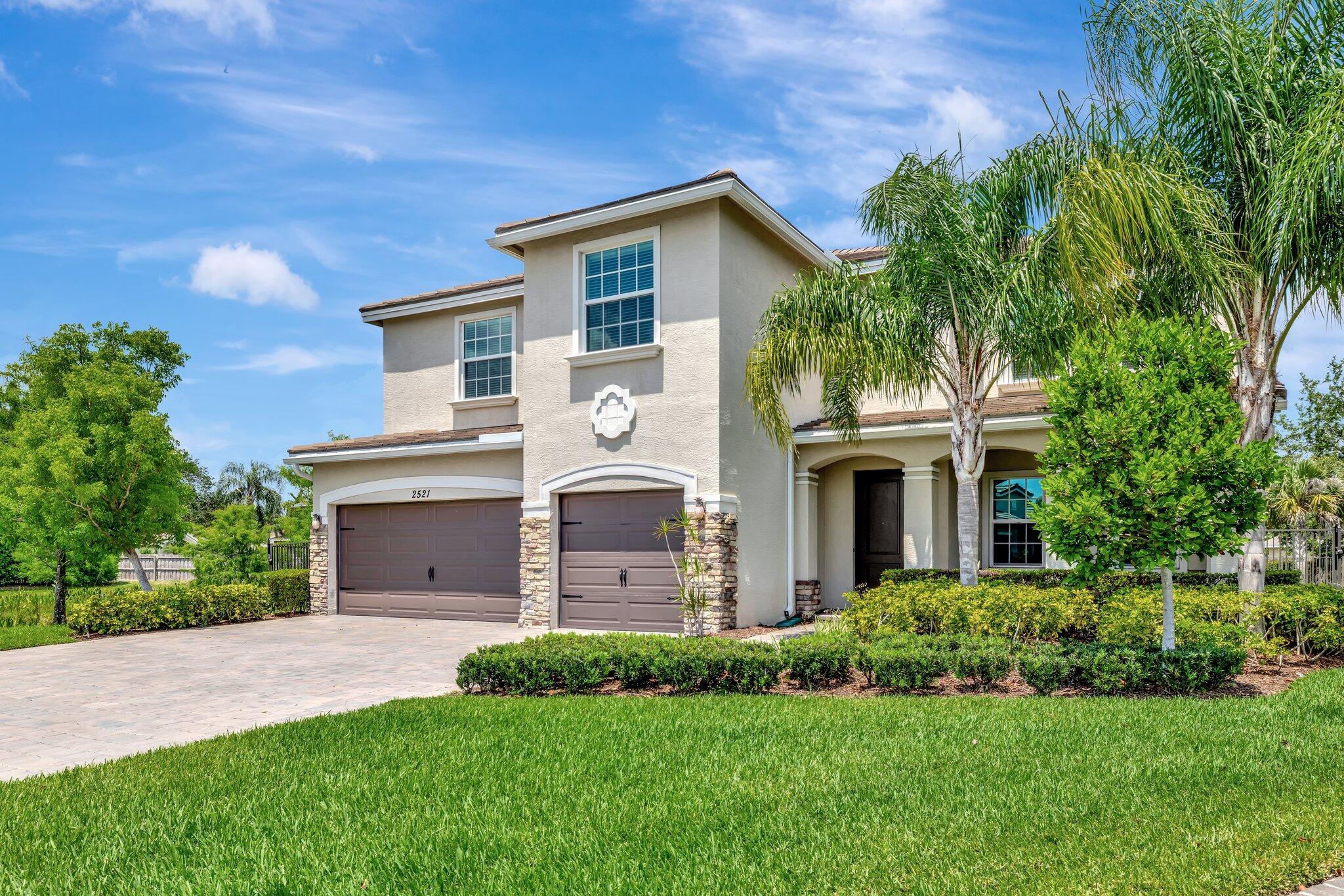 2521 SW Berry Park Circle