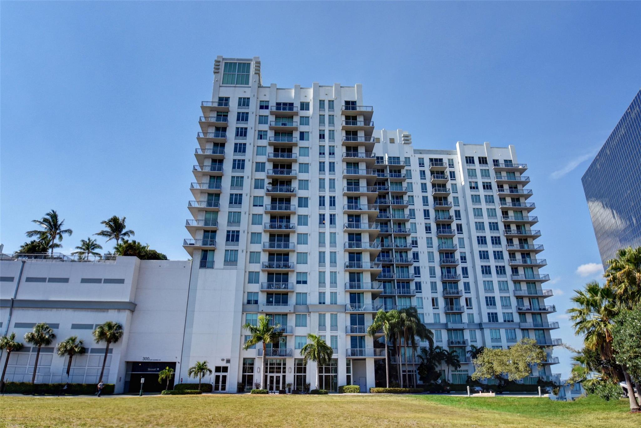 300 S Australian Ave 919