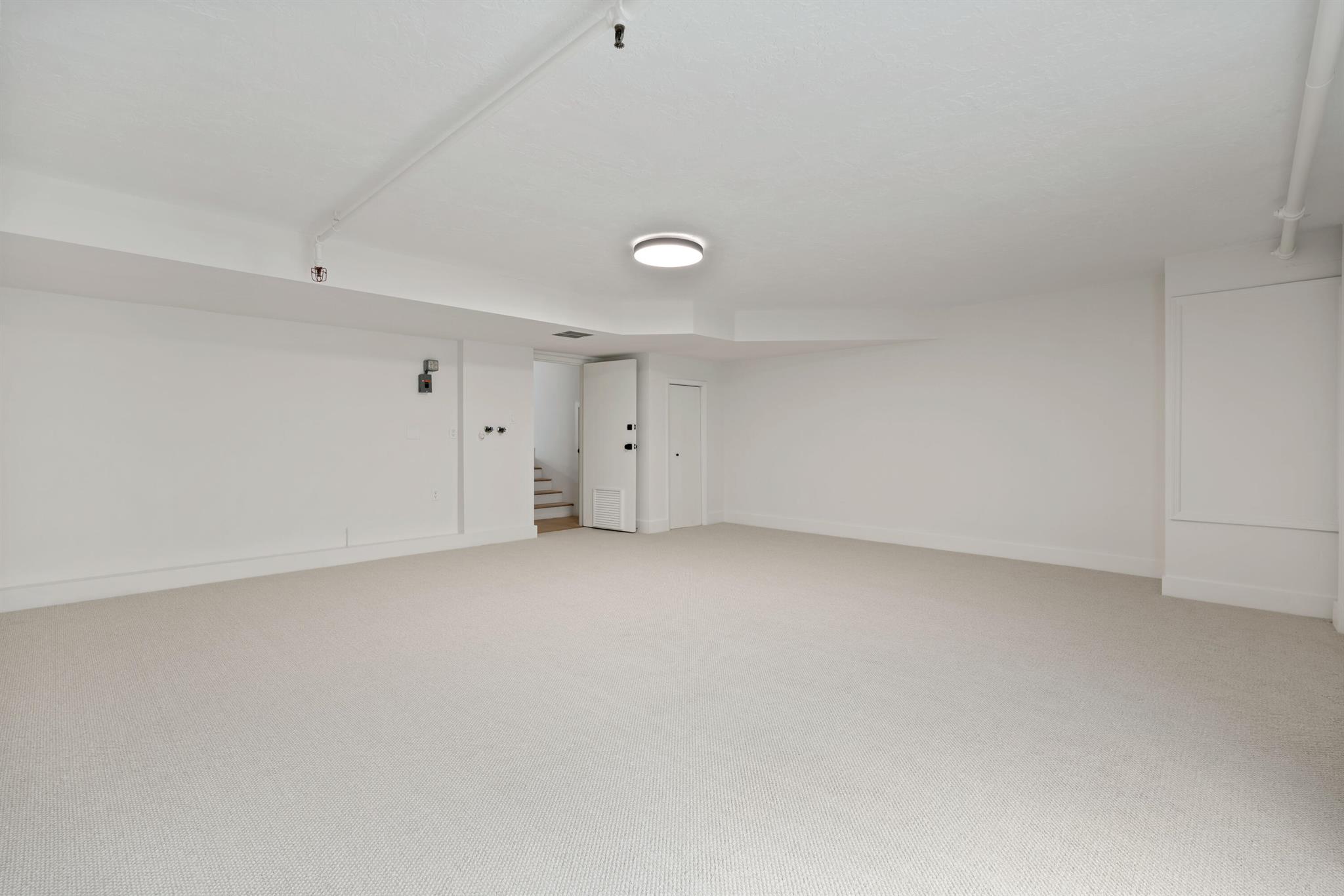 Stuart Executive Court - Residential Lease