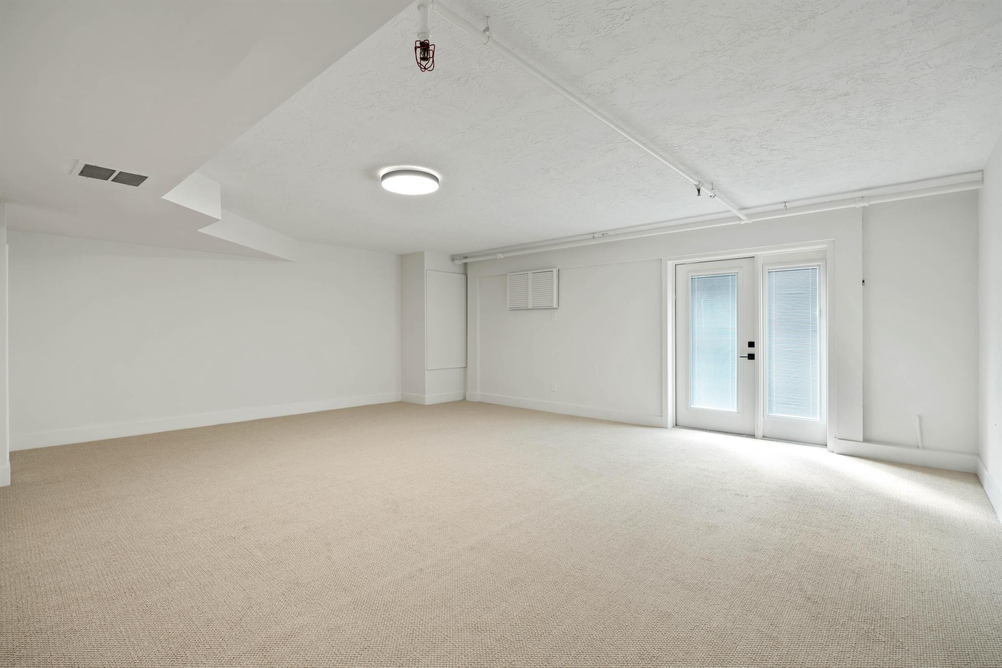 Stuart Executive Court - Residential Lease