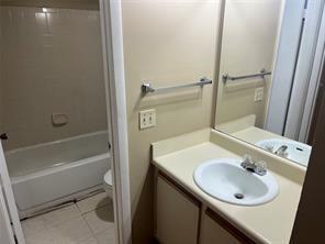 4381 W Mcnab Rd 17