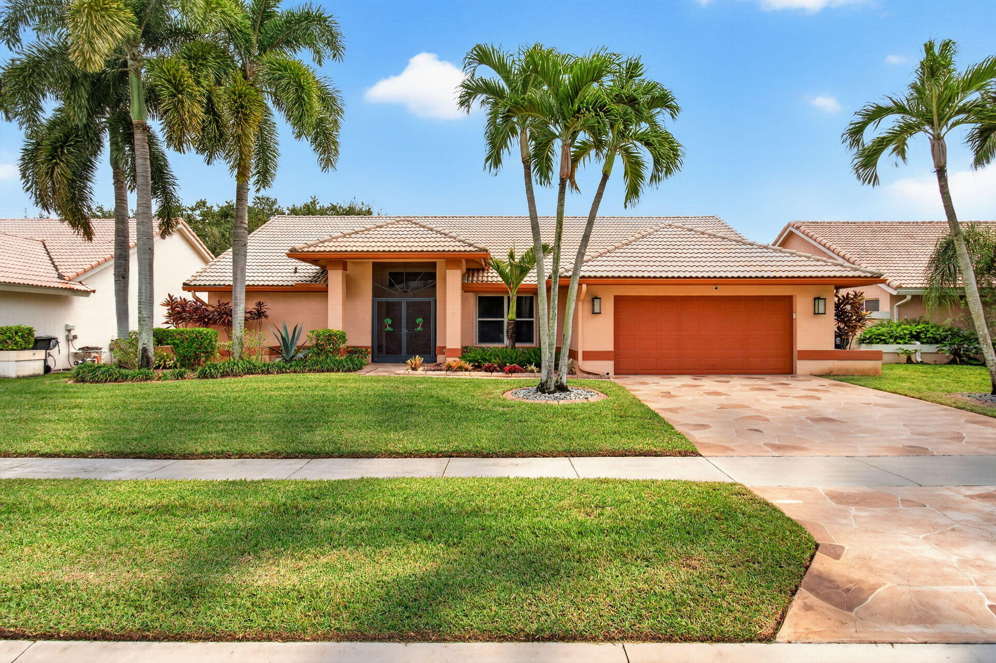 Properties 6417 BLUE BAY Circle
