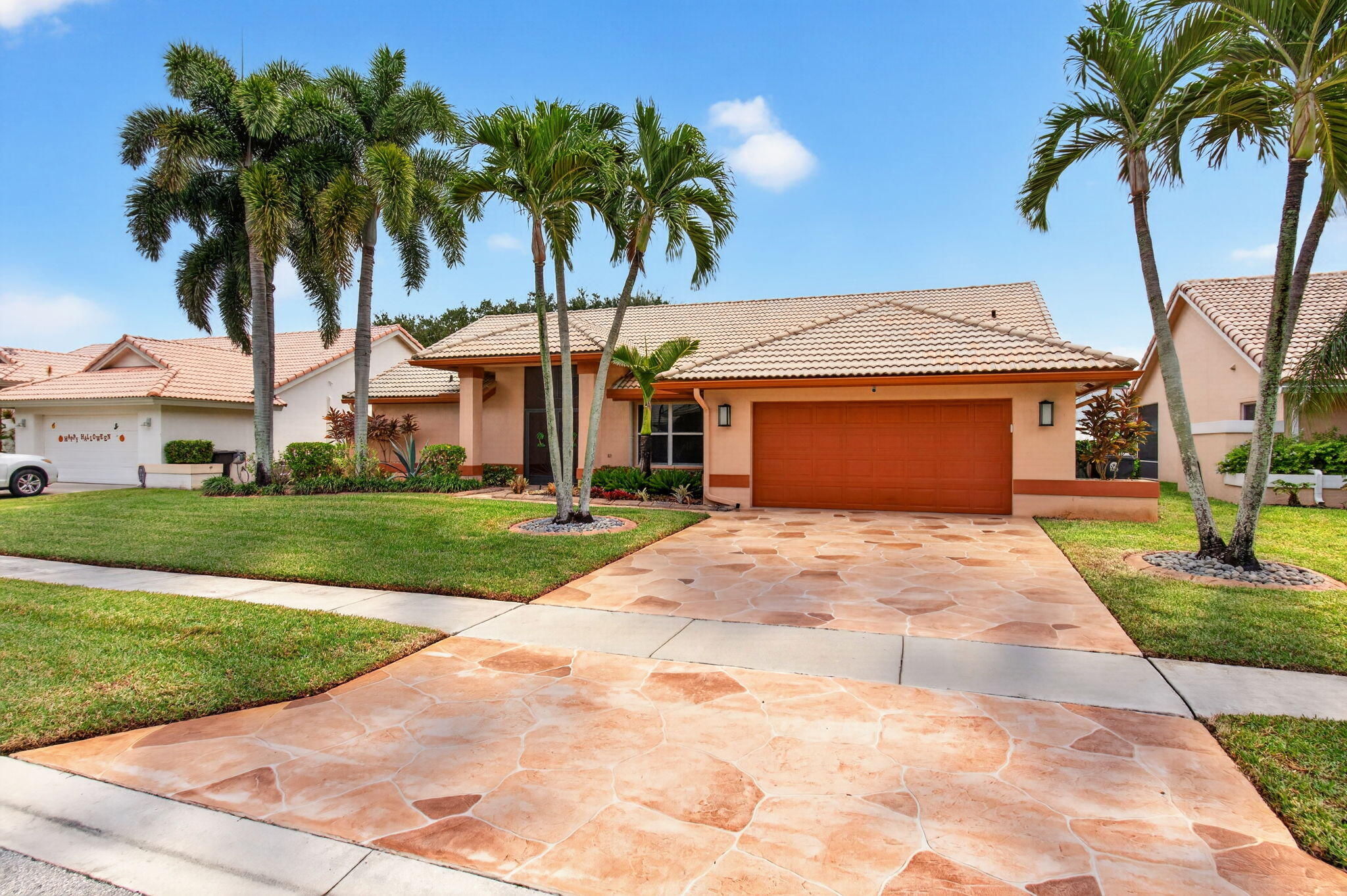 Properties 6417 BLUE BAY Circle