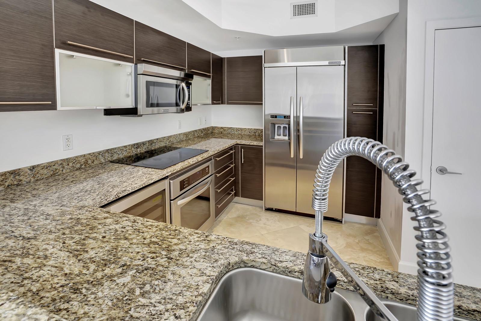 CITYPLACE SOUTH TOWER CON - Residential Lease