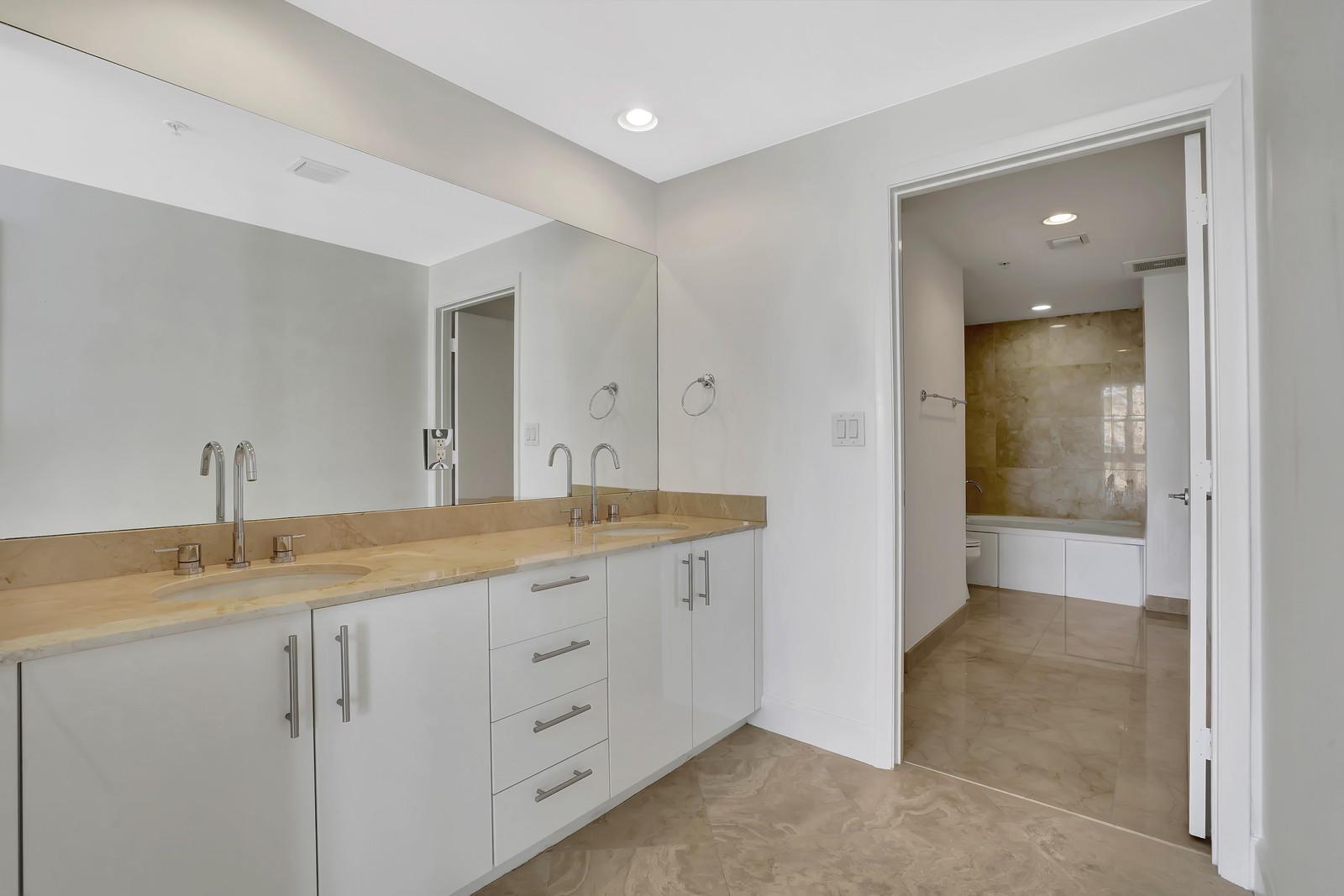 CITYPLACE SOUTH TOWER CON - Residential Lease