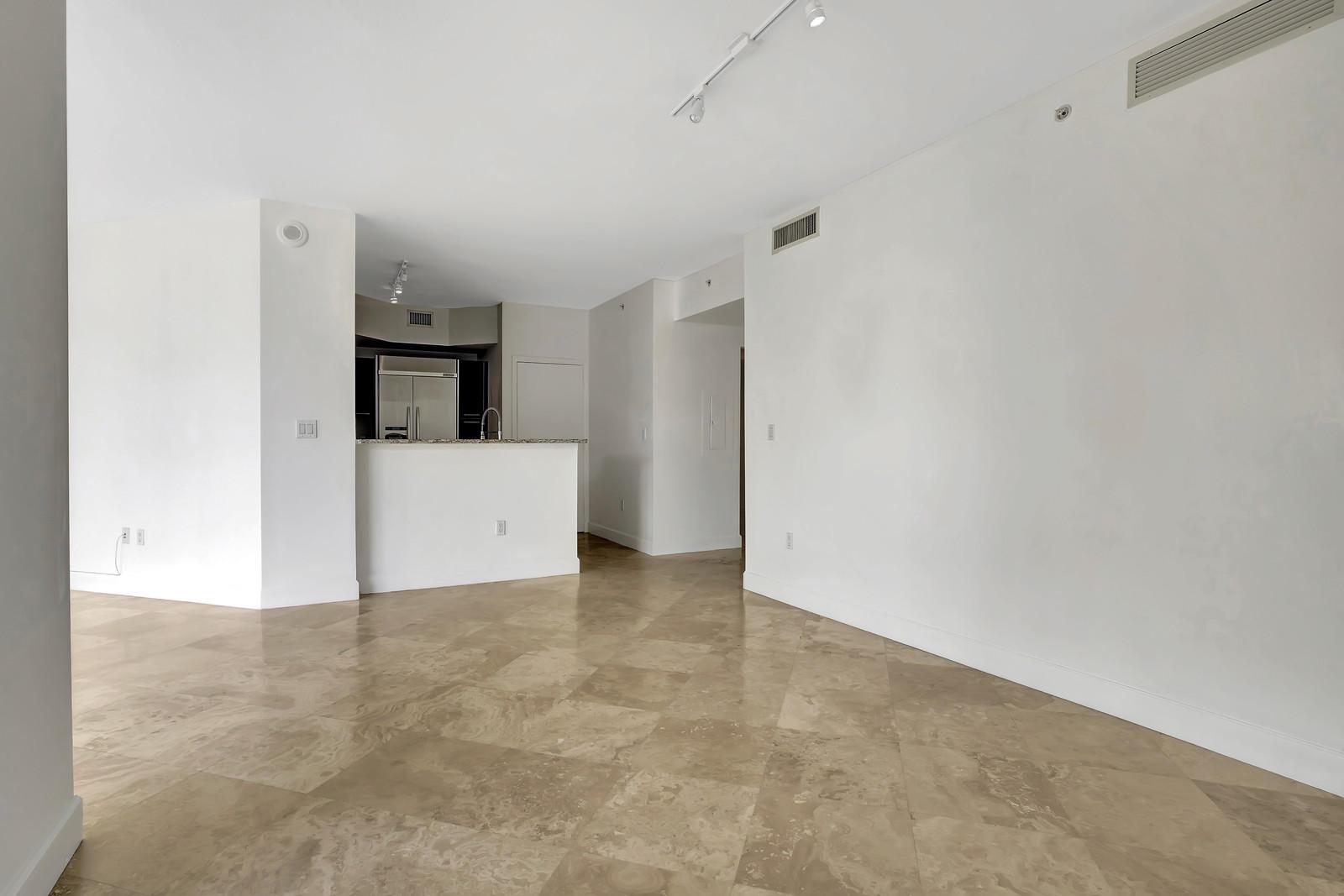 CITYPLACE SOUTH TOWER CON - Residential Lease