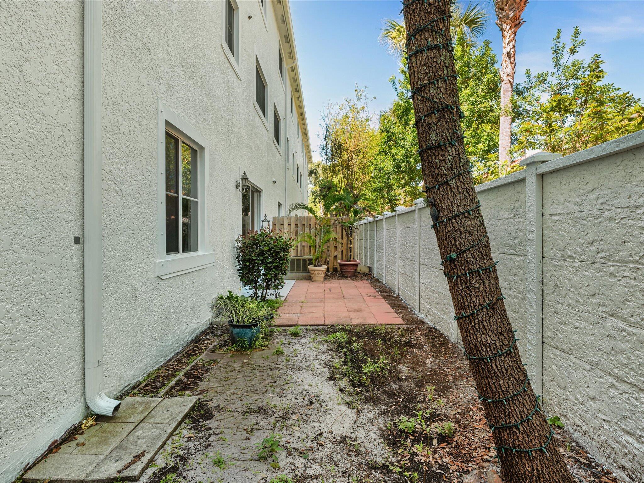 BAYFRONT OF BOYNTON BEACH CONDO - Residential