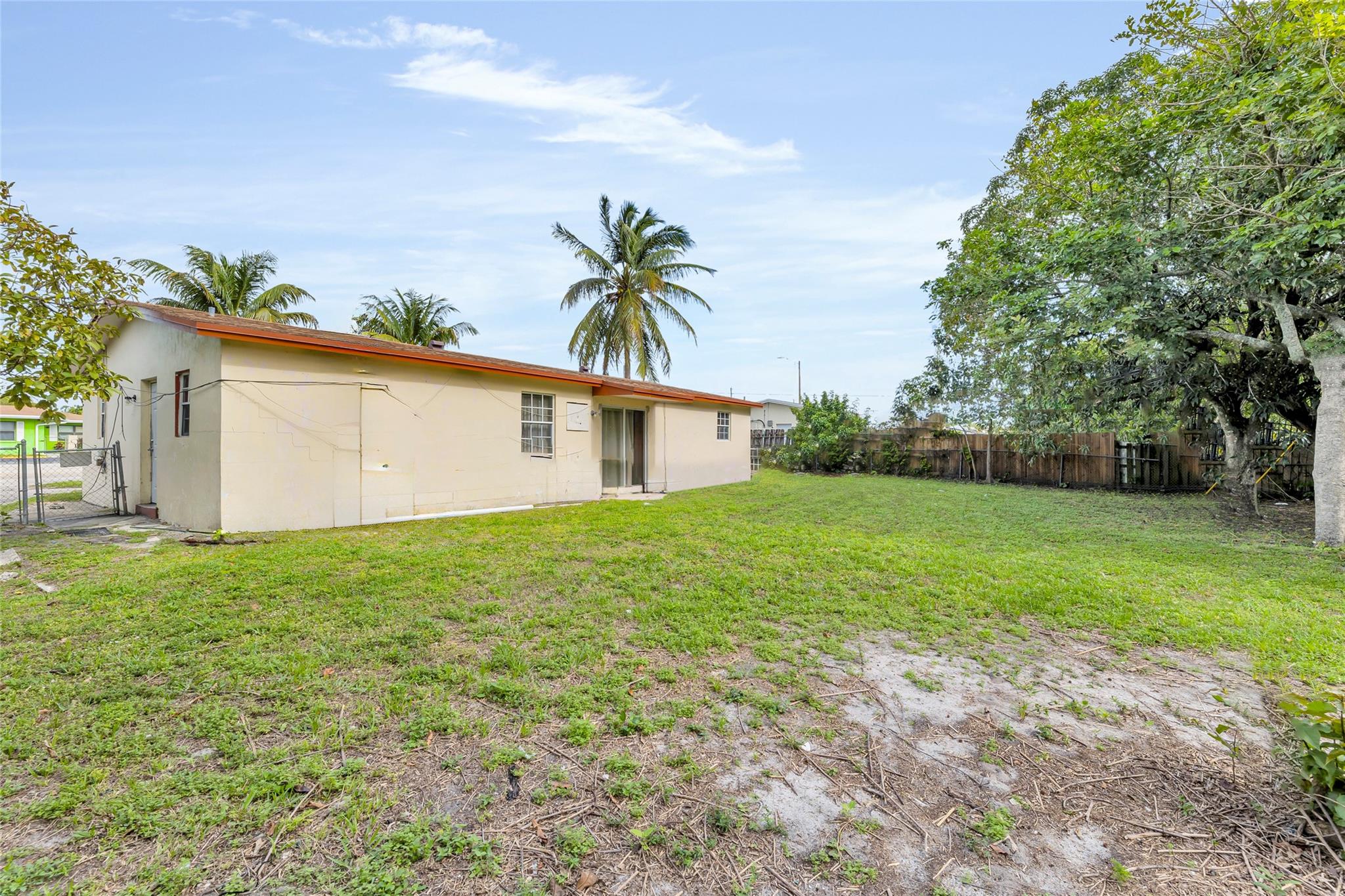 Lauderdale Villas 29-37 B - Residential