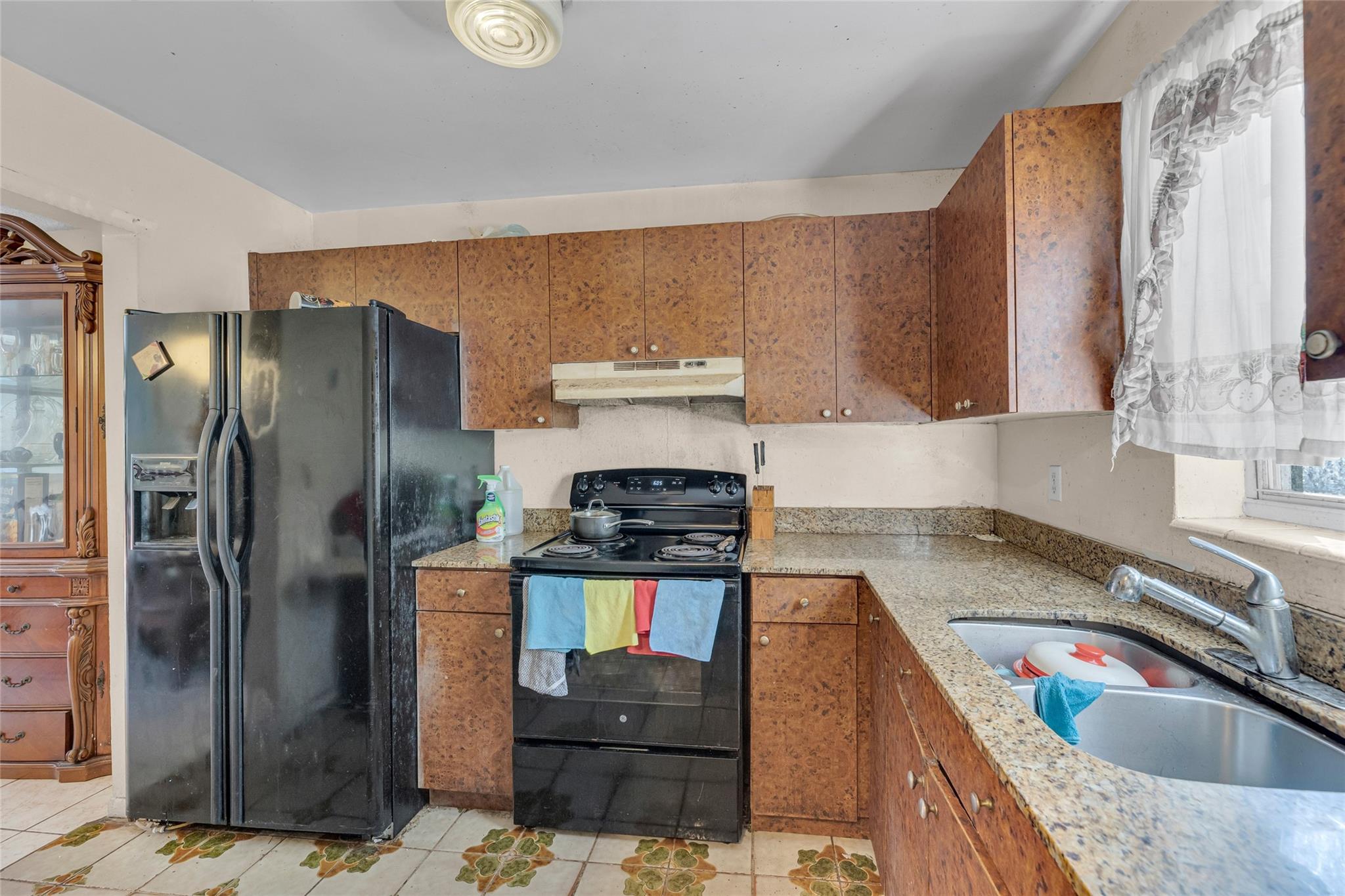 Lauderdale Villas 29-37 B - Residential
