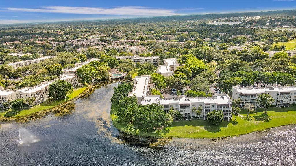 SERENE WATER & GOLF VIEWS FROM SCREENED PATIO, UPDATED KITCHEN WITH GRANITE COUNTER TOPS, GRANITE VANITY TOP. OFFERED COMPLETELY FURNISHED WITH NICE FURNITURE (FURNITURE MUST STAY) JUST BRING TOOTHBRUSH * LAUNDRY ROOM NEAR UNIT ON SAME FLOOR*JUST MINUTES FROM TOP COLLEGES AND UNIVERSITIES. TOP COMMUNITY AMENITIES, INCLUDING GOLF, TENNIS, AND A COUNTRY CLUB CLUBHOUSE, ALL WITHIN A PEACEFUL, SECURE ENVIRONMENT. PERFECT FOR STUDENTS, PROFESSIONALS, OR ANYONE LOOKING TO ENJOY A RELAXING LIFESTYLE WITH EASY ACCESS TO WORK, SCHOOL, AND LEISURE. OCCUPANCY FOR OCTOBER 1, 2025