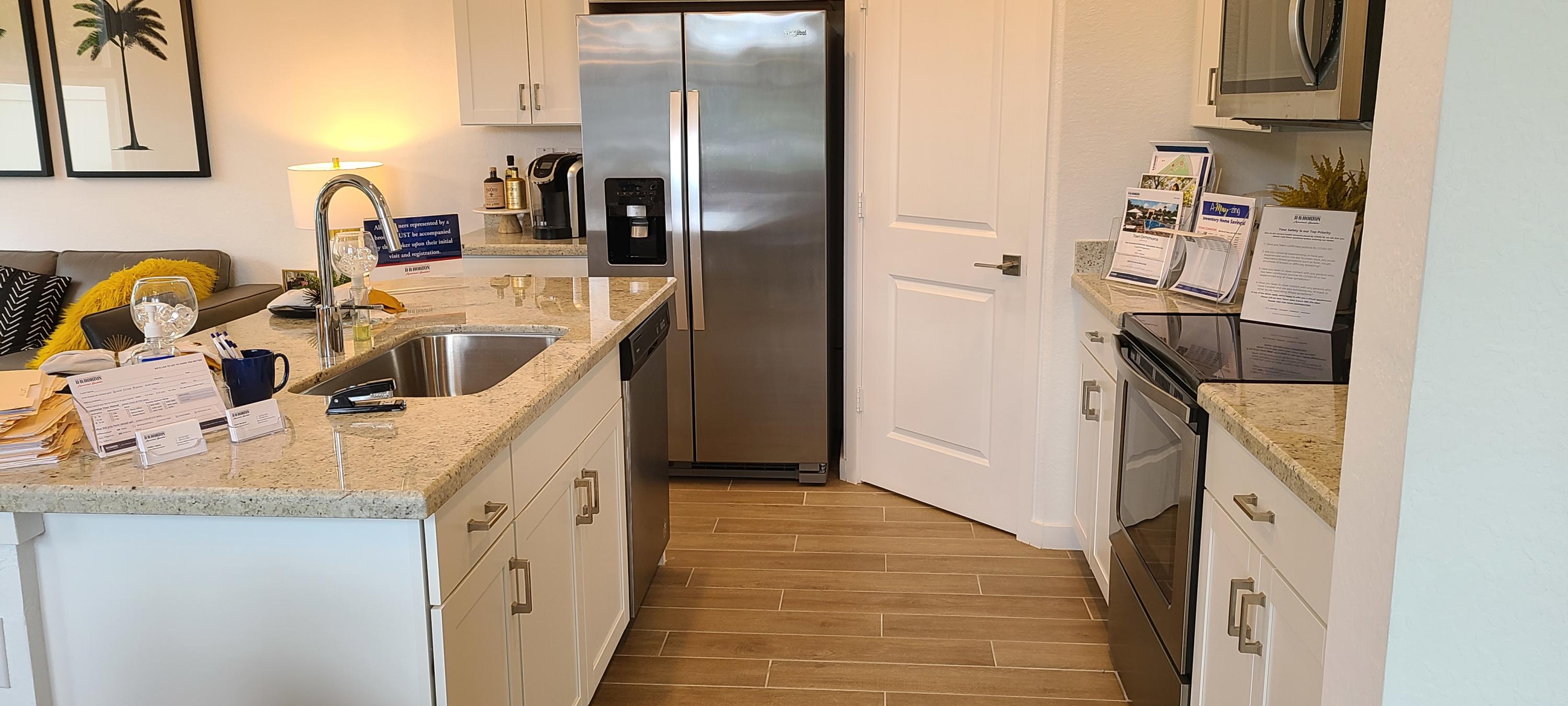 TOWN COMMONS PUD REPLAT - Residential Lease