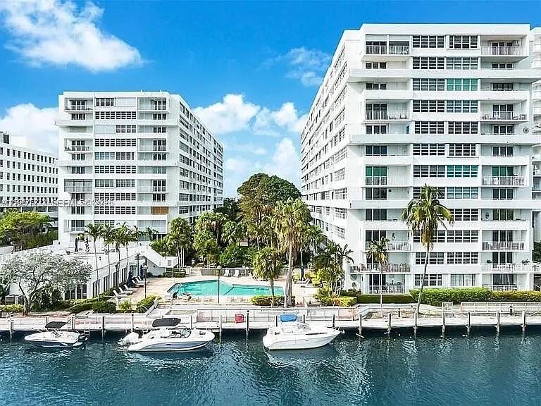 Photo of 1170 N FEDERAL Highway #1110, Fort Lauderdale, FL 33304 (MLS # B26072874)