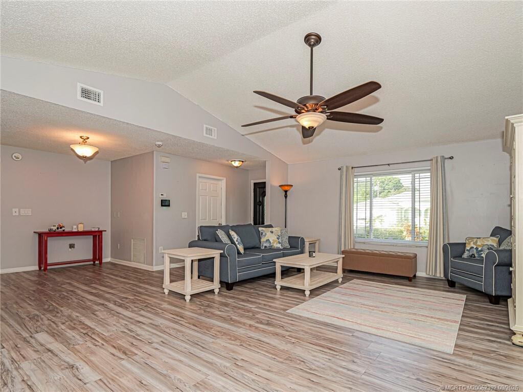 PORT ST LUCIE SECTION 15 - Residential