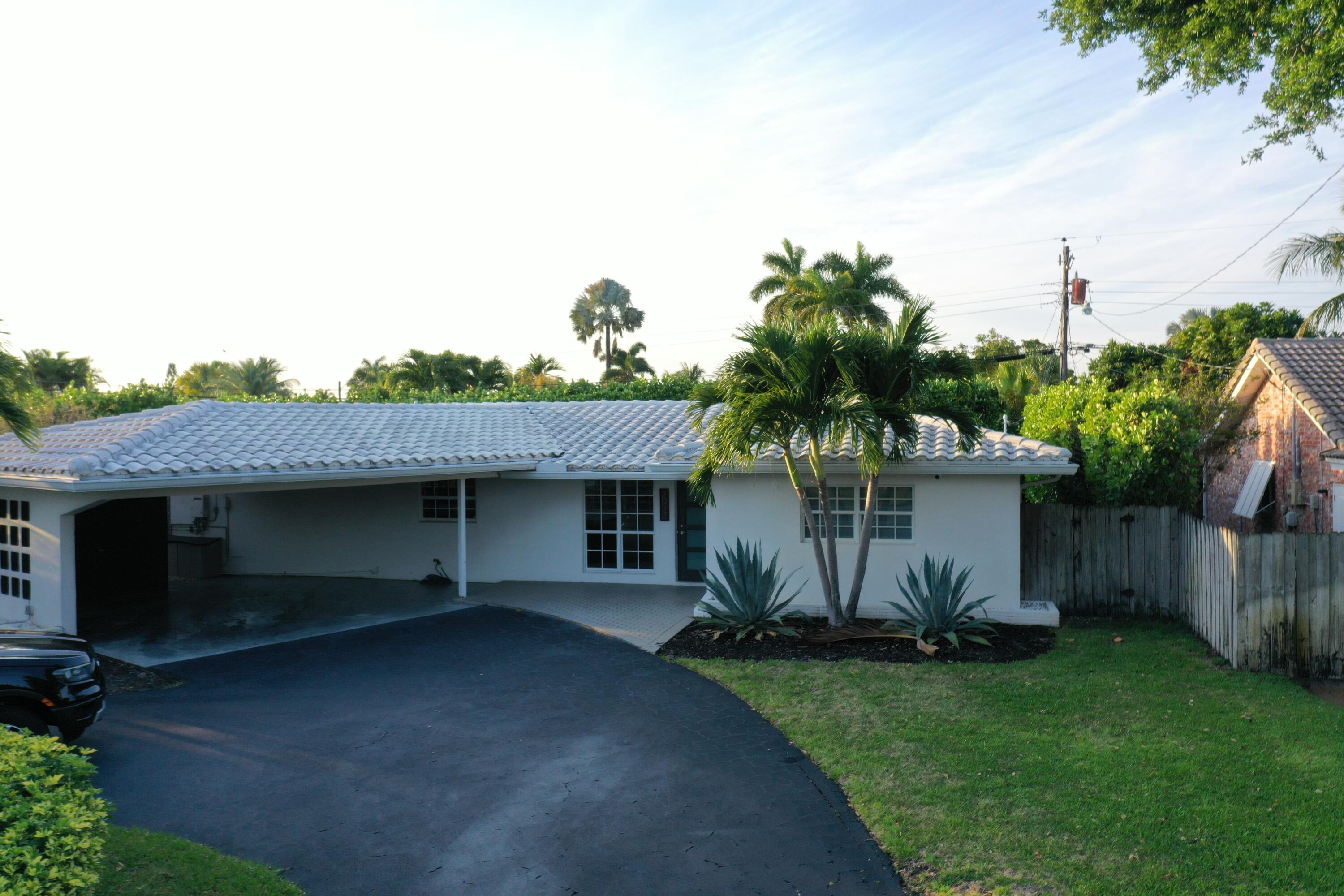 2083 NE 54th Court
