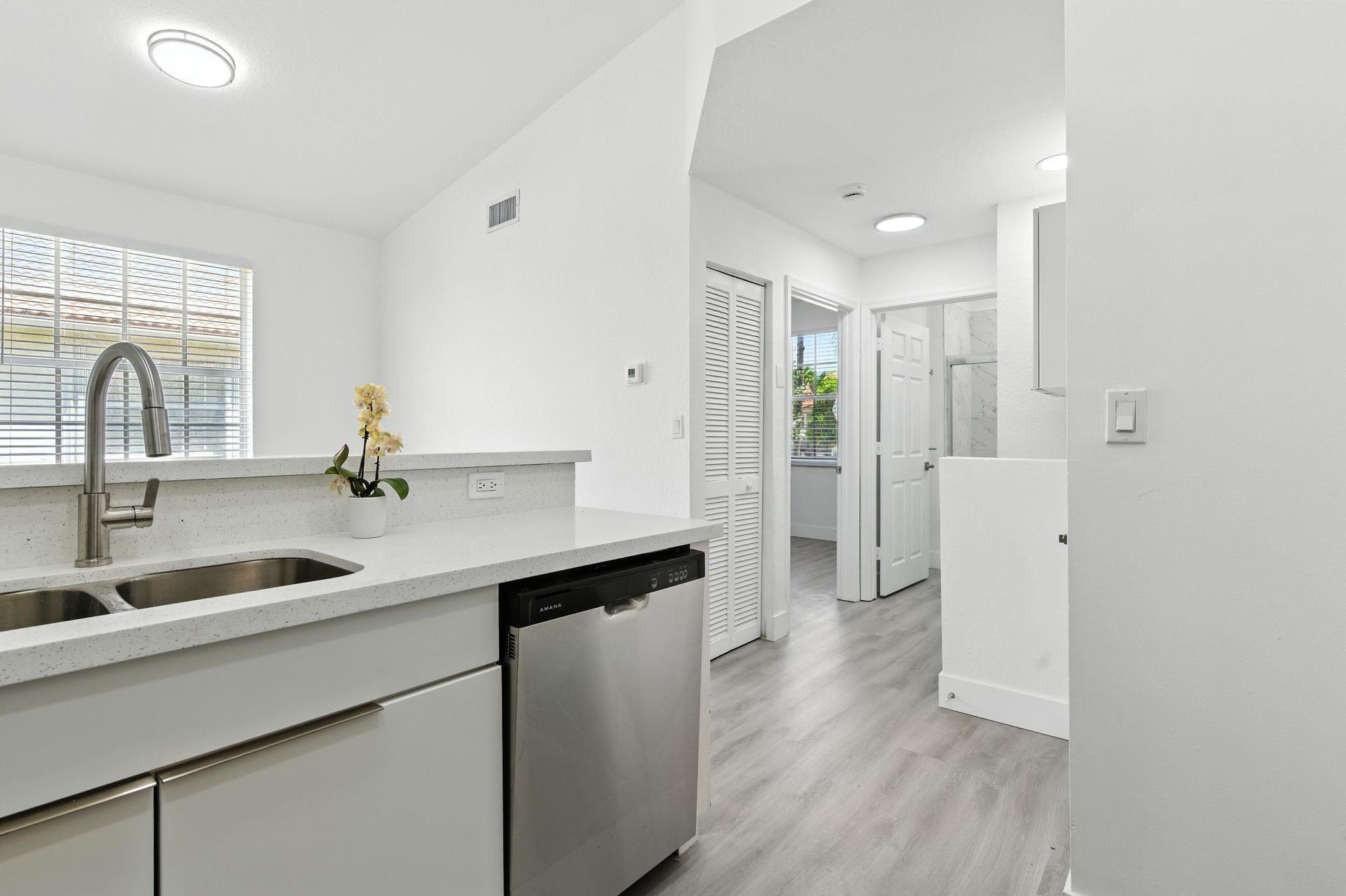 GRAND KEY _ Sunset Lakes - Residential Lease