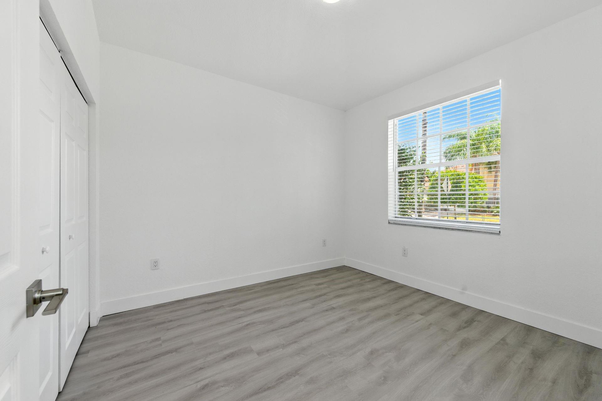 GRAND KEY _ Sunset Lakes - Residential Lease