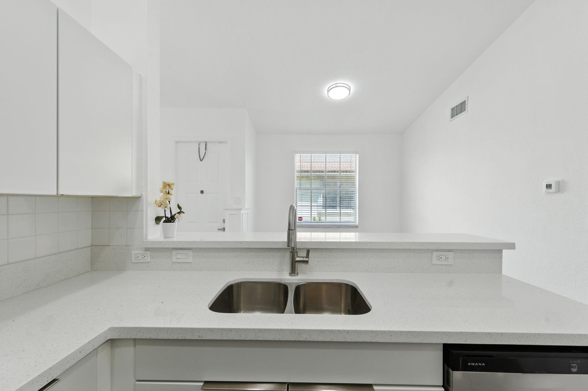 GRAND KEY _ Sunset Lakes - Residential Lease
