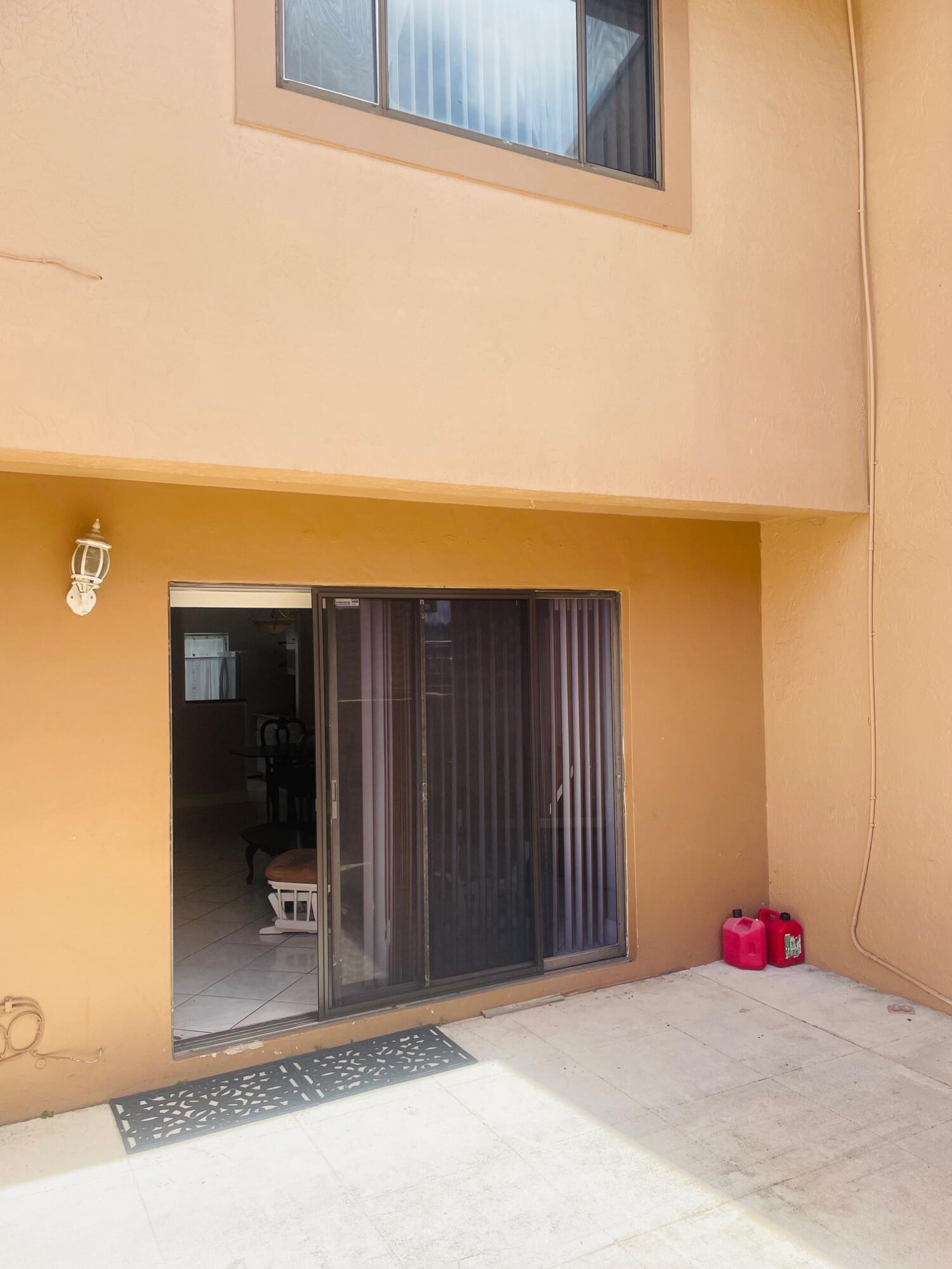 ROYAL VILLAGE TOWNHOUSES COND - Residential