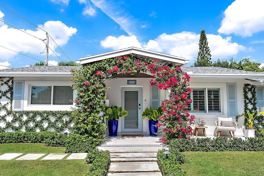 Photo of 8001 Arlington Place, West Palm Beach, FL 33405 (MLS # B26026928)