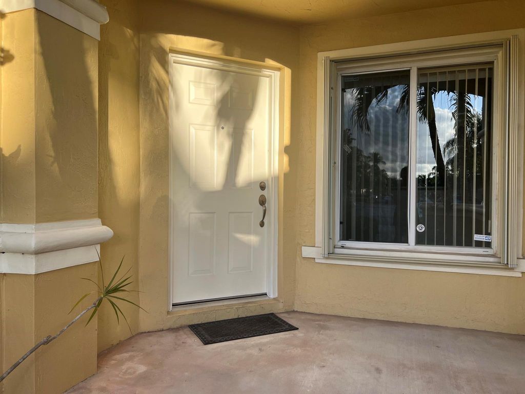 Photo of 1041 Arezzo Circle, Boynton Beach, FL 33436 (MLS # R11083579)