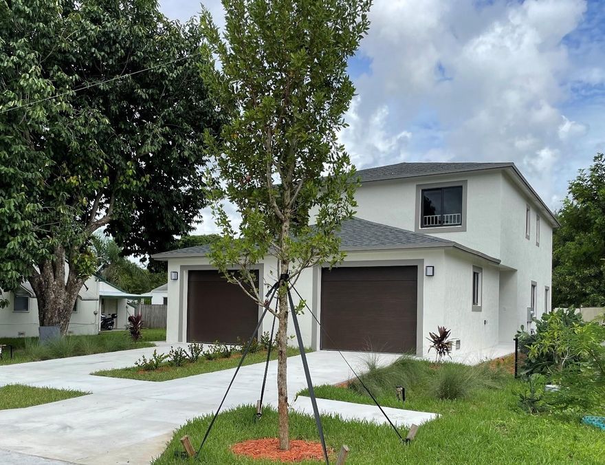 NO HOA! Newer Construction ('22-'23). Modern two-story townhouse with 3 bedroom, 3 bathroom & a private storage unit. One Bedroom & Bathroom on the first floor. Modern kitchen w/ Stainless Steel appliances. Full size washer & dryer, & all impact windows & doors. Tile flooring dowstairs, waterproof vinyl w/wood-look design upstairs. Enjoy your backyard, perfect for BBQs entertainming friends & family. Close to entertaitment, shopping, beaches & highways. Fast Approval.