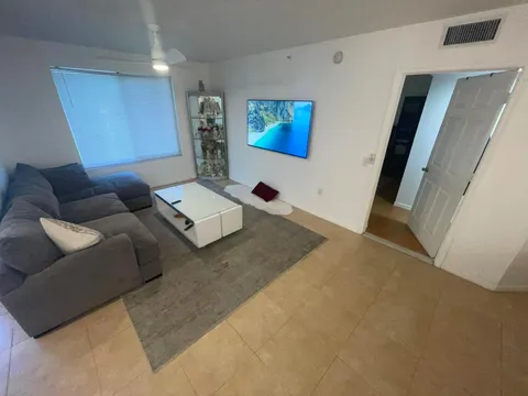 1202 Villa Circle, Boynton Beach, FL MLS: R10995186