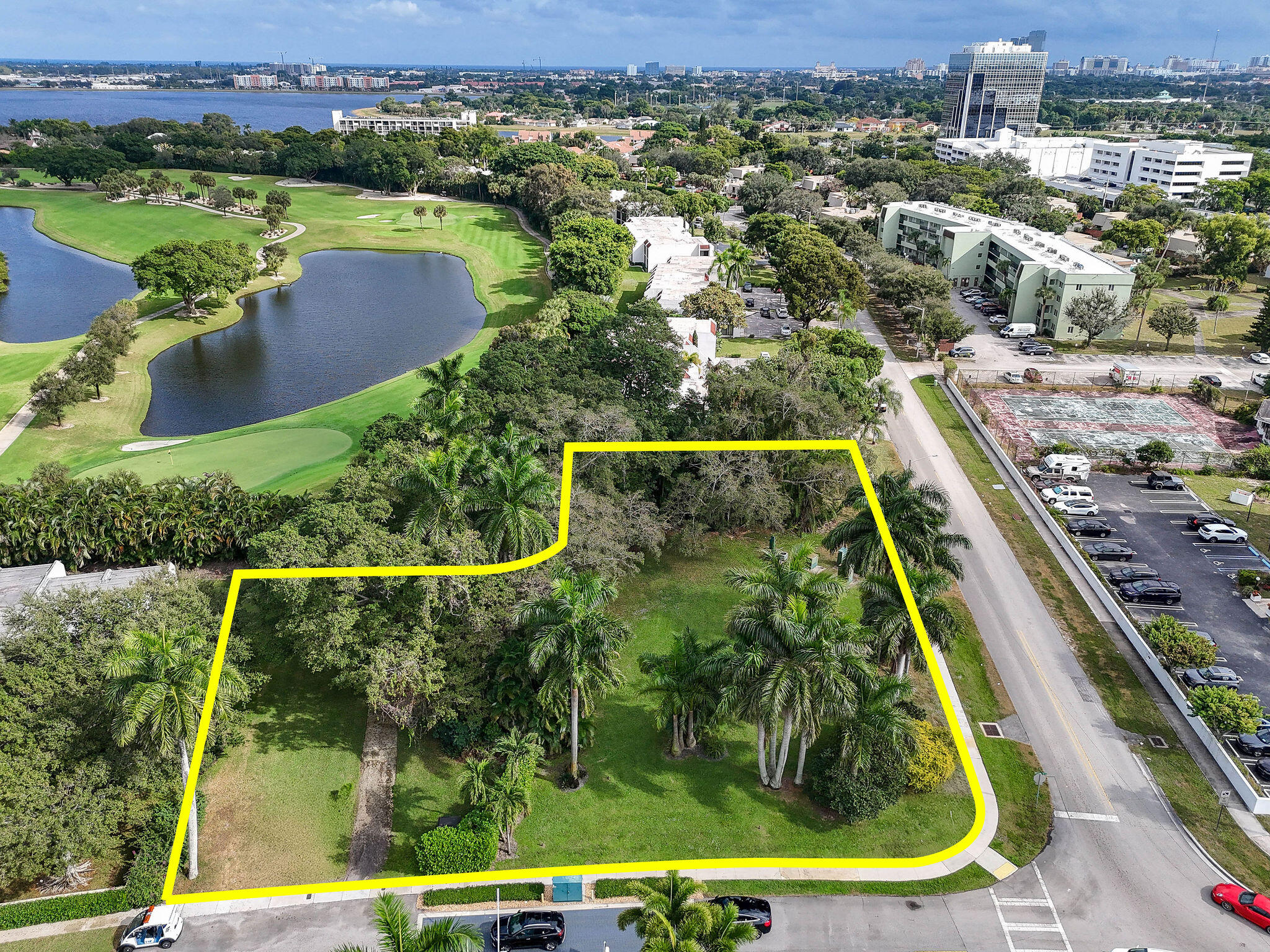 PRESIDENT COUNTRY CLUB 1 - Land