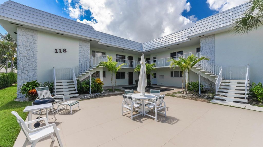 Photo of 118 Yacht Club Drive #8, North Palm Beach, FL 33408 (MLS # R10922487)