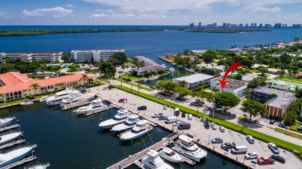 Photo of 118 Yacht Club Drive #8, North Palm Beach, FL 33408 (MLS # R10922487)