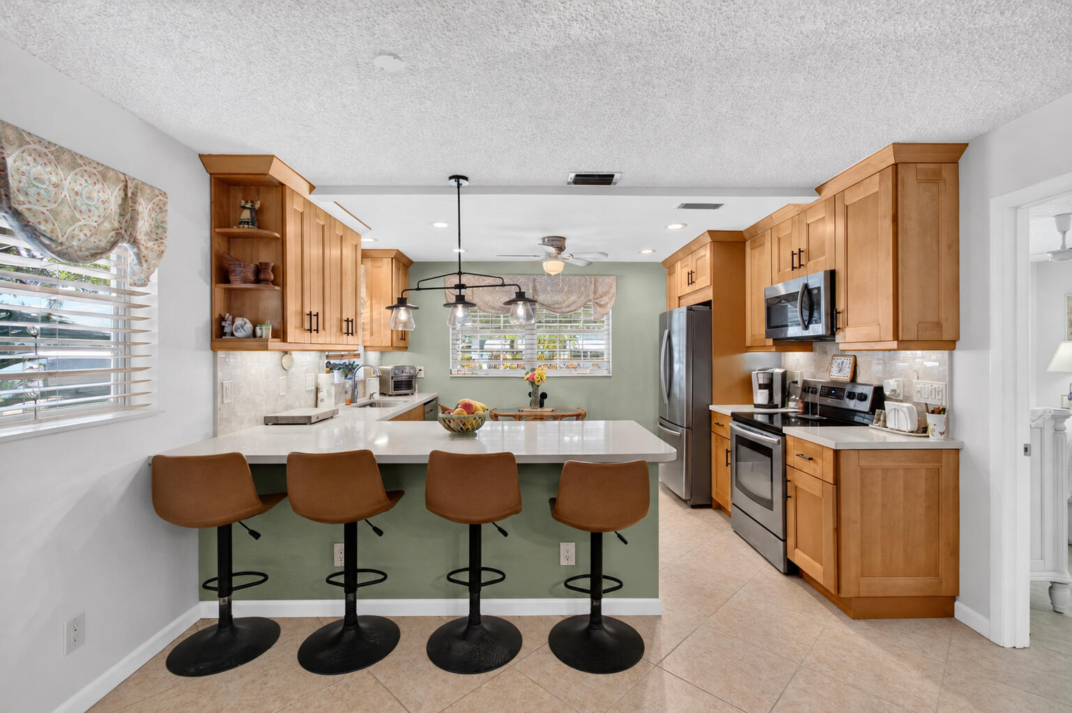 842 Meadowlark Lane
