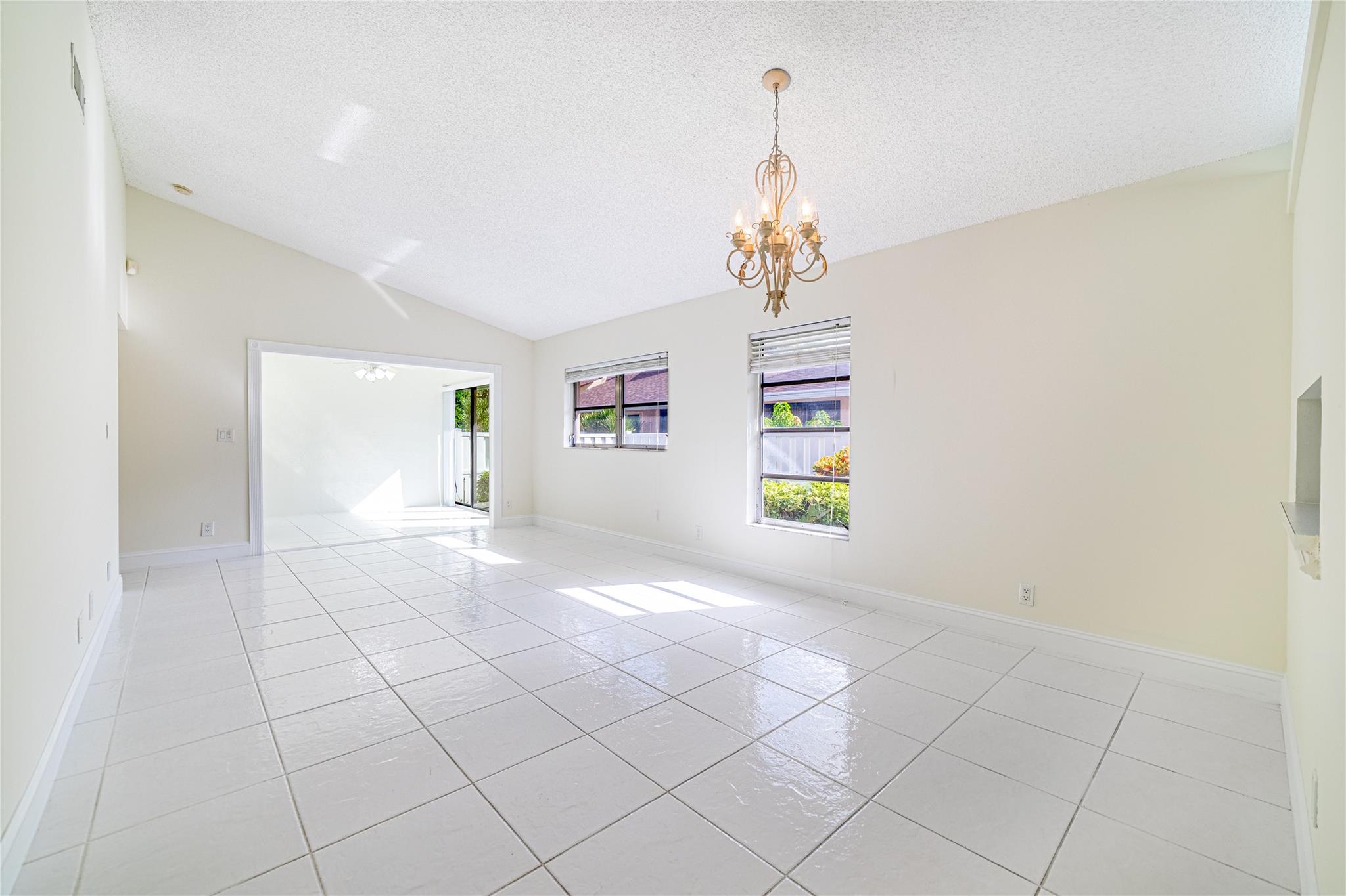 8307 Summerbreeze Ln