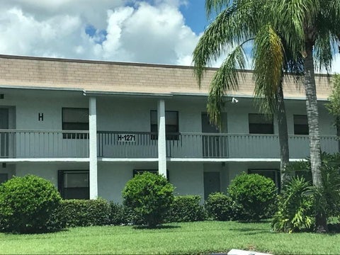Photo of 1271 SE Parkview Place #H8, Stuart, FL 34994 (MLS # B26035667)