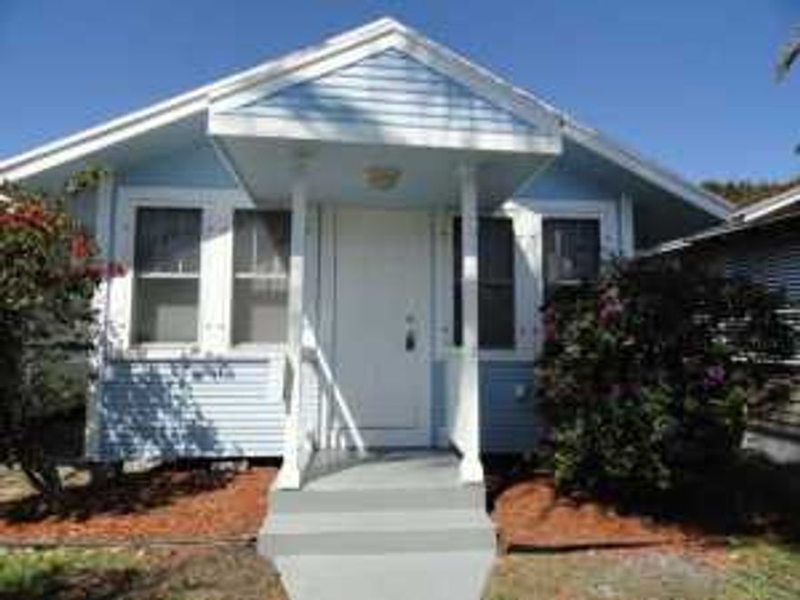 Adorable 3/2 Key West style cottage. Right in the heart of Downtown Lake Worth. Detached garage for extra storage, fenced yard with 1920s Charm! Lawn maintenance included in rent. The owner is asking for First & Security with approved credit.