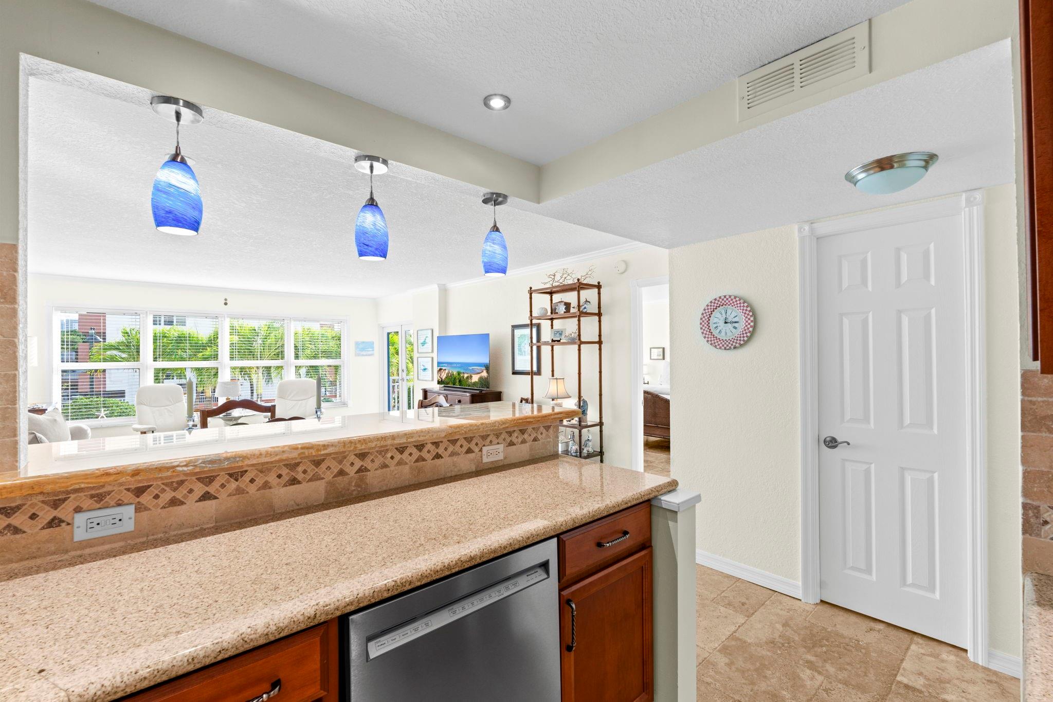 CARLTON TOWER - Residential