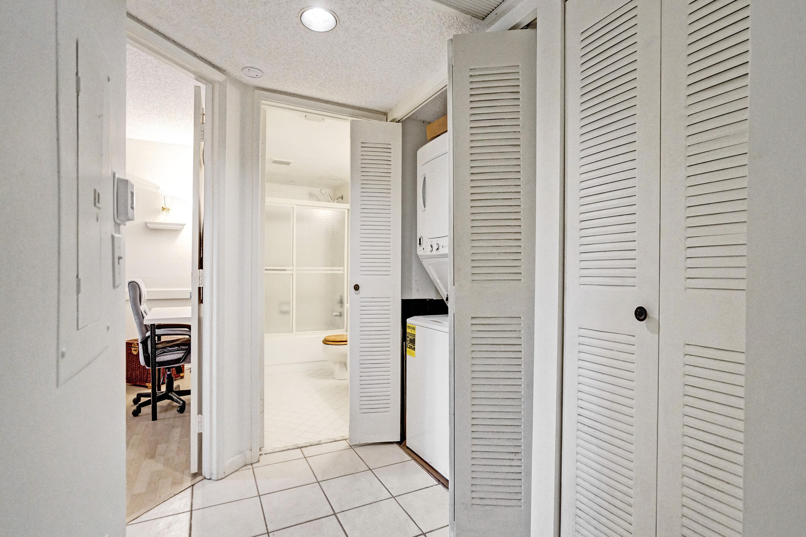 IVANHOE EAST AT CENTURY VILLAGE - Residential