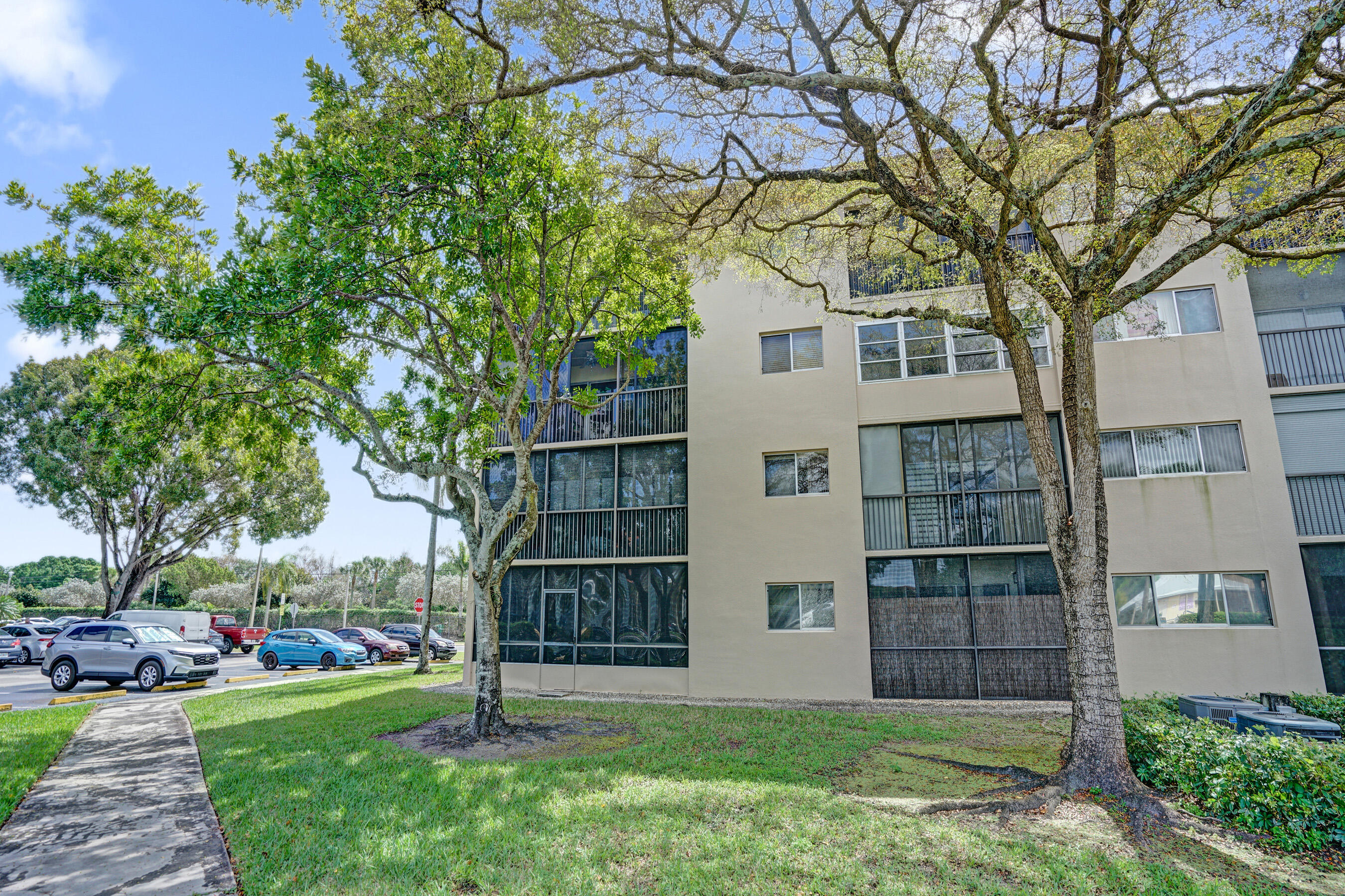 IVANHOE EAST AT CENTURY VILLAGE - Residential