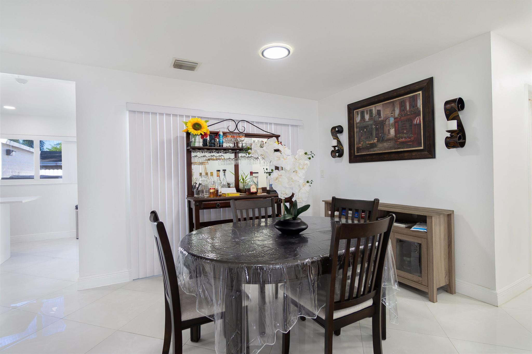 KNOTTY PINE ACRES - Residential