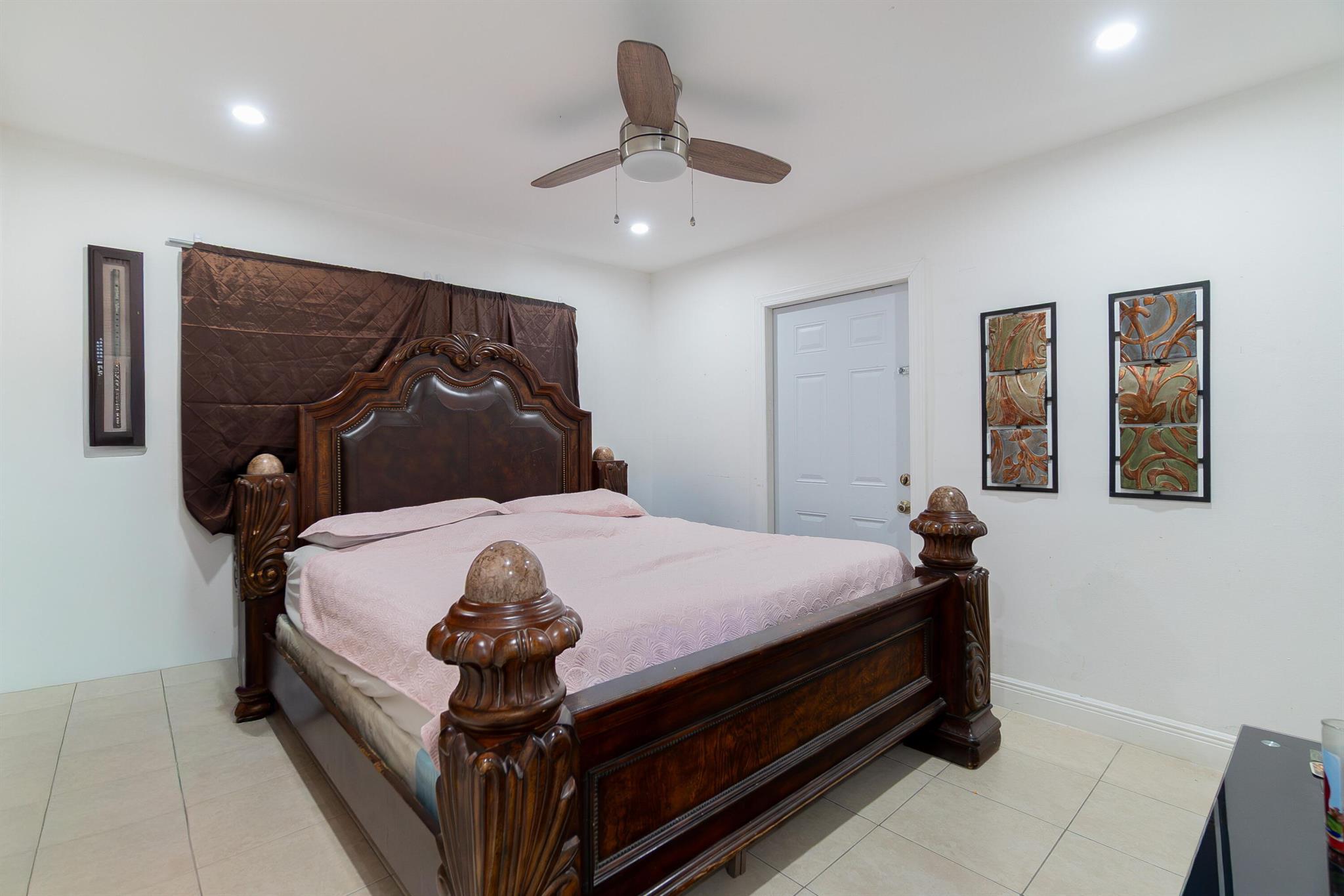 KNOTTY PINE ACRES - Residential