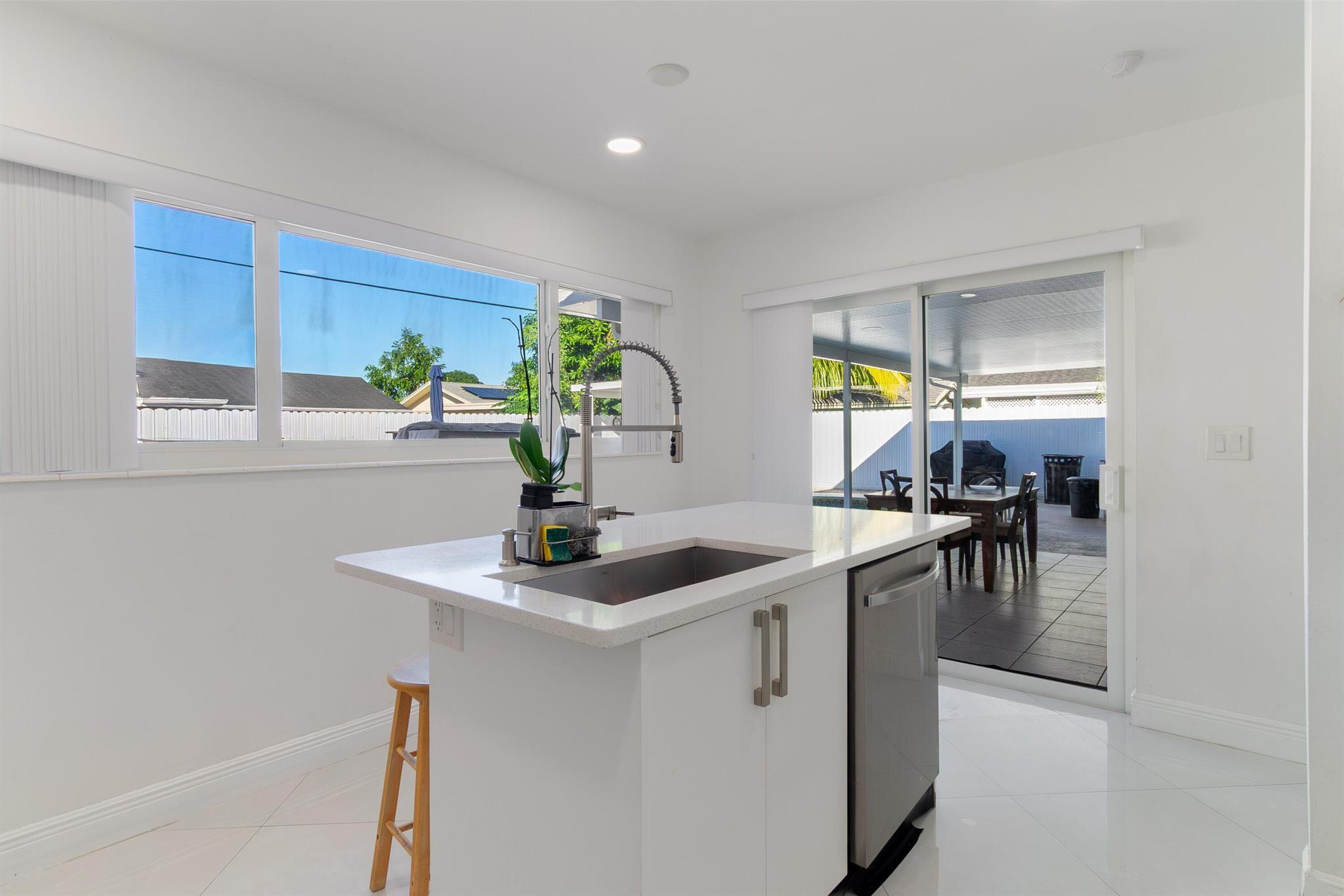 KNOTTY PINE ACRES - Residential