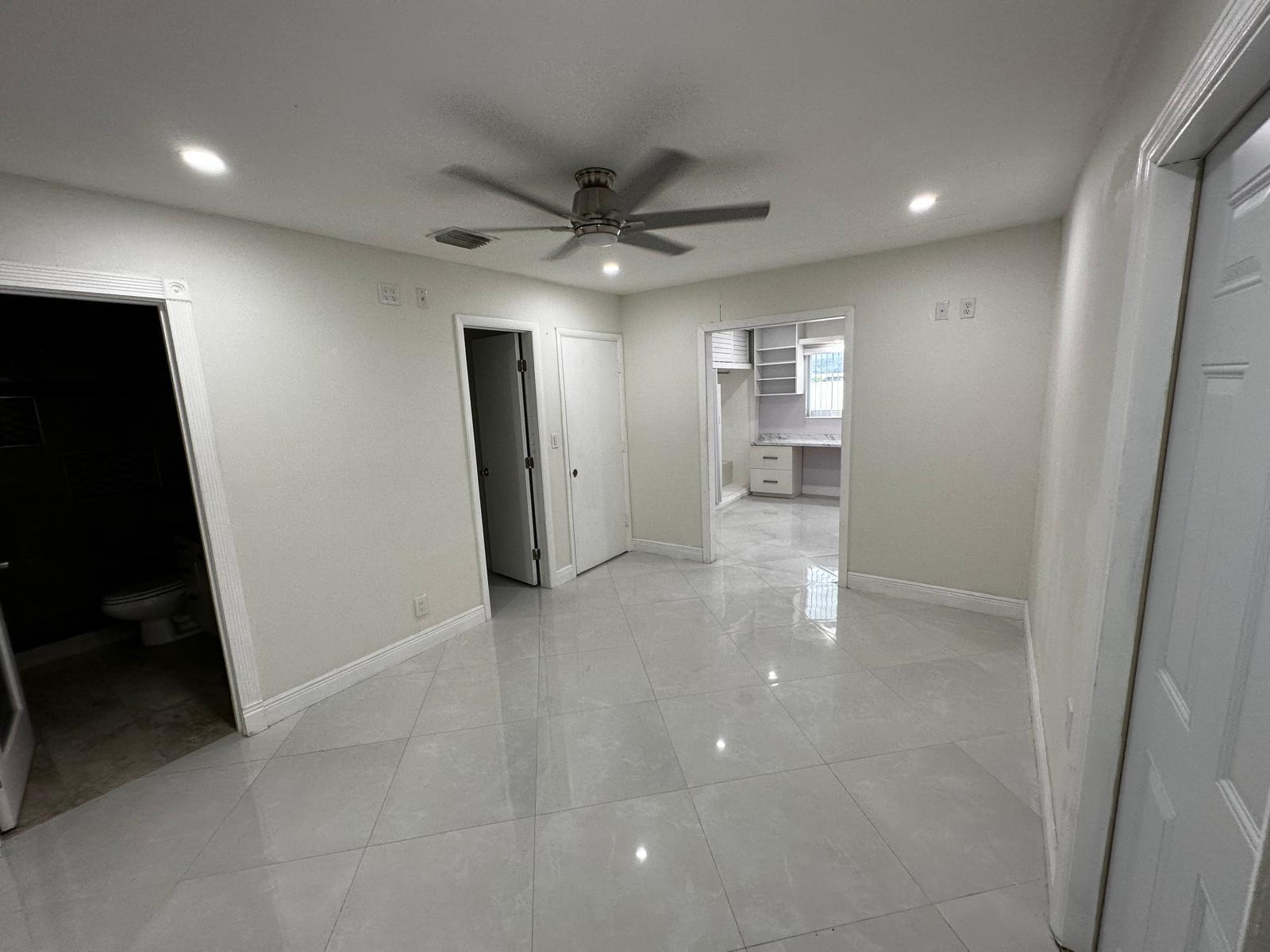 KNOTTY PINE ACRES - Residential