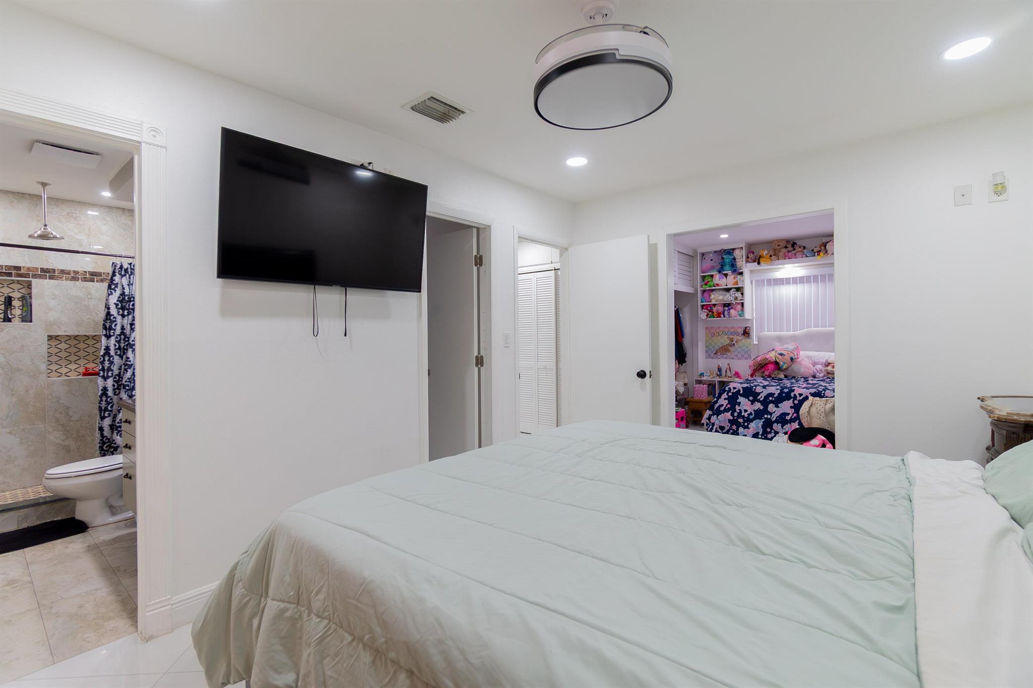 KNOTTY PINE ACRES - Residential