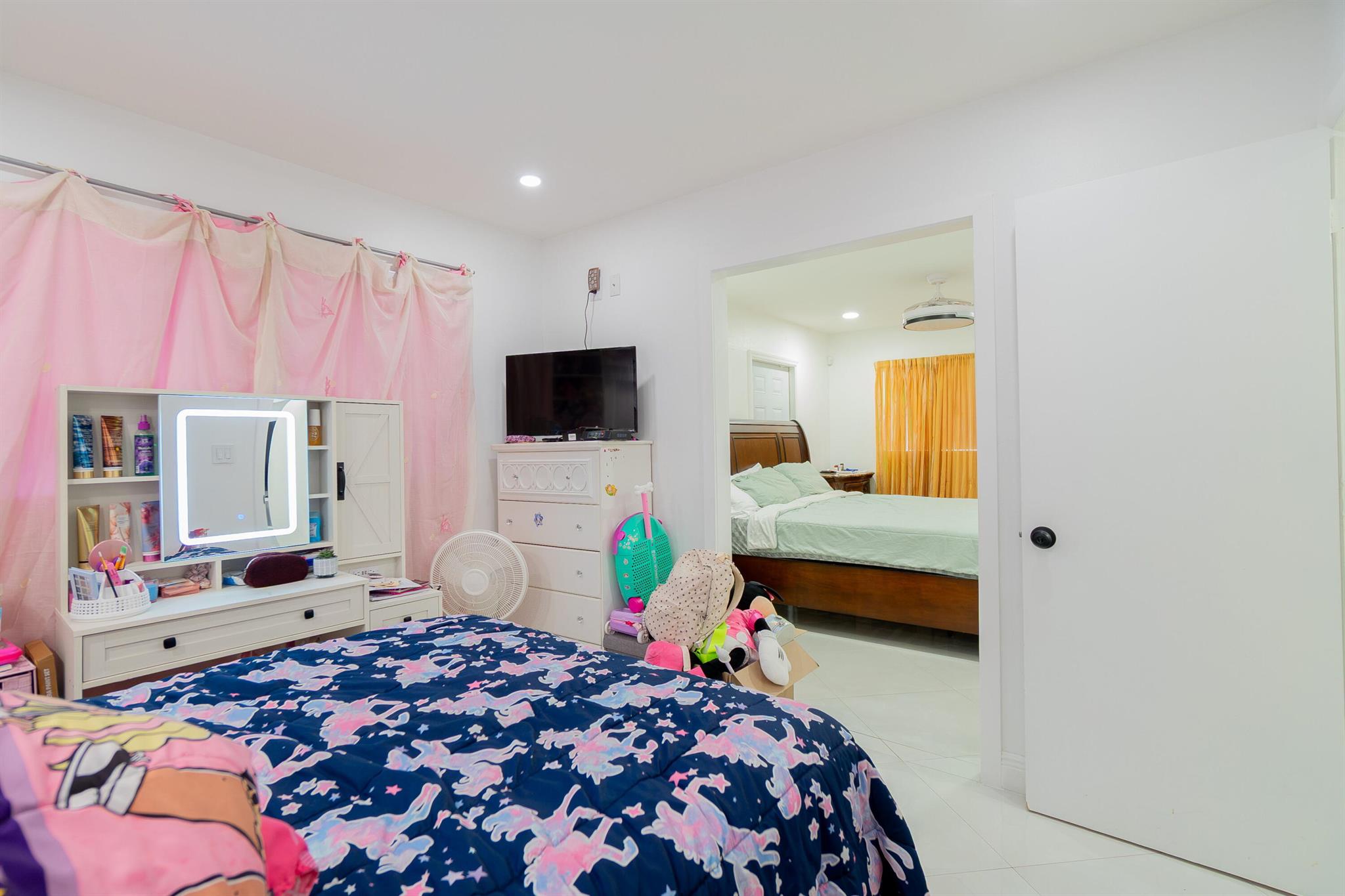 KNOTTY PINE ACRES - Residential